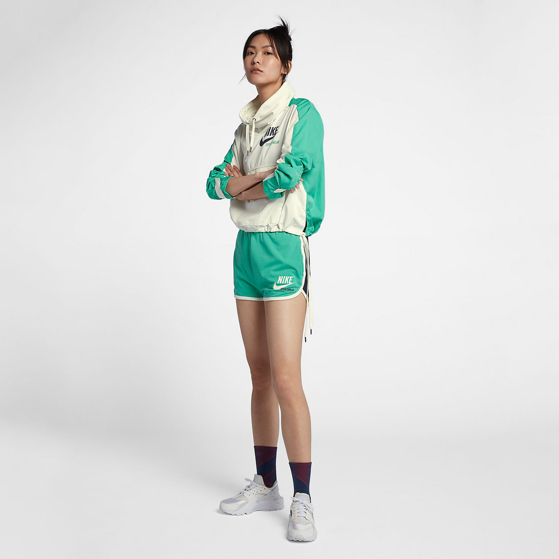 sportswear-archive-womens-shorts-AjNoKqd